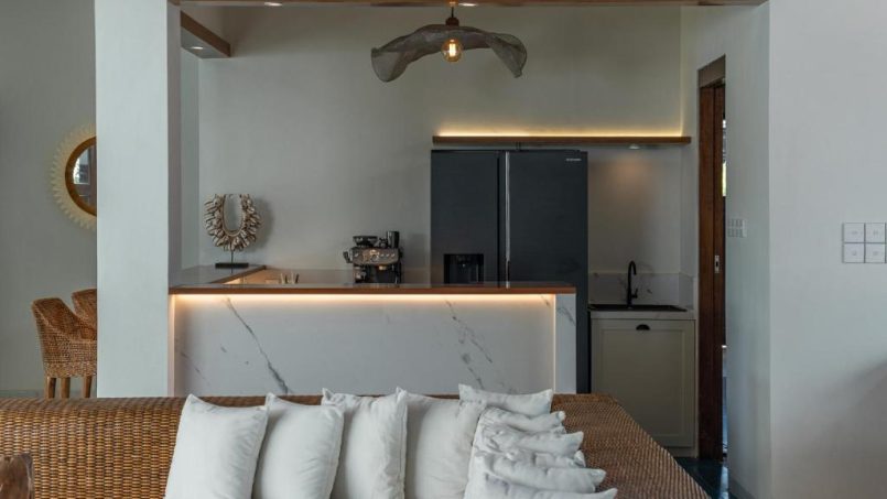 1760997525 561218181