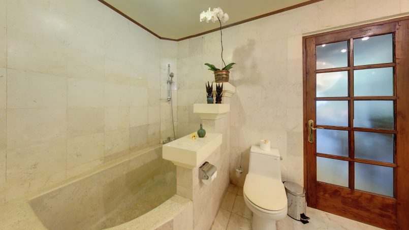 1762504695 Senyum 10b