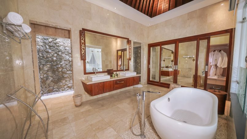 1762320990 Bathroom 1